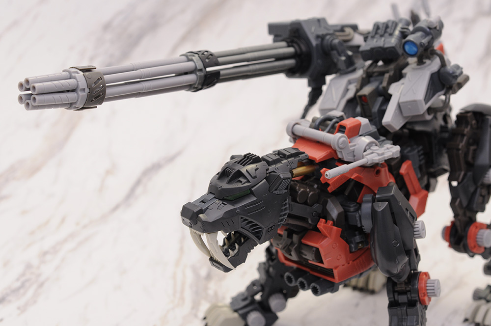 完成品】HMM ダークホーン ダブルガトリング仕様