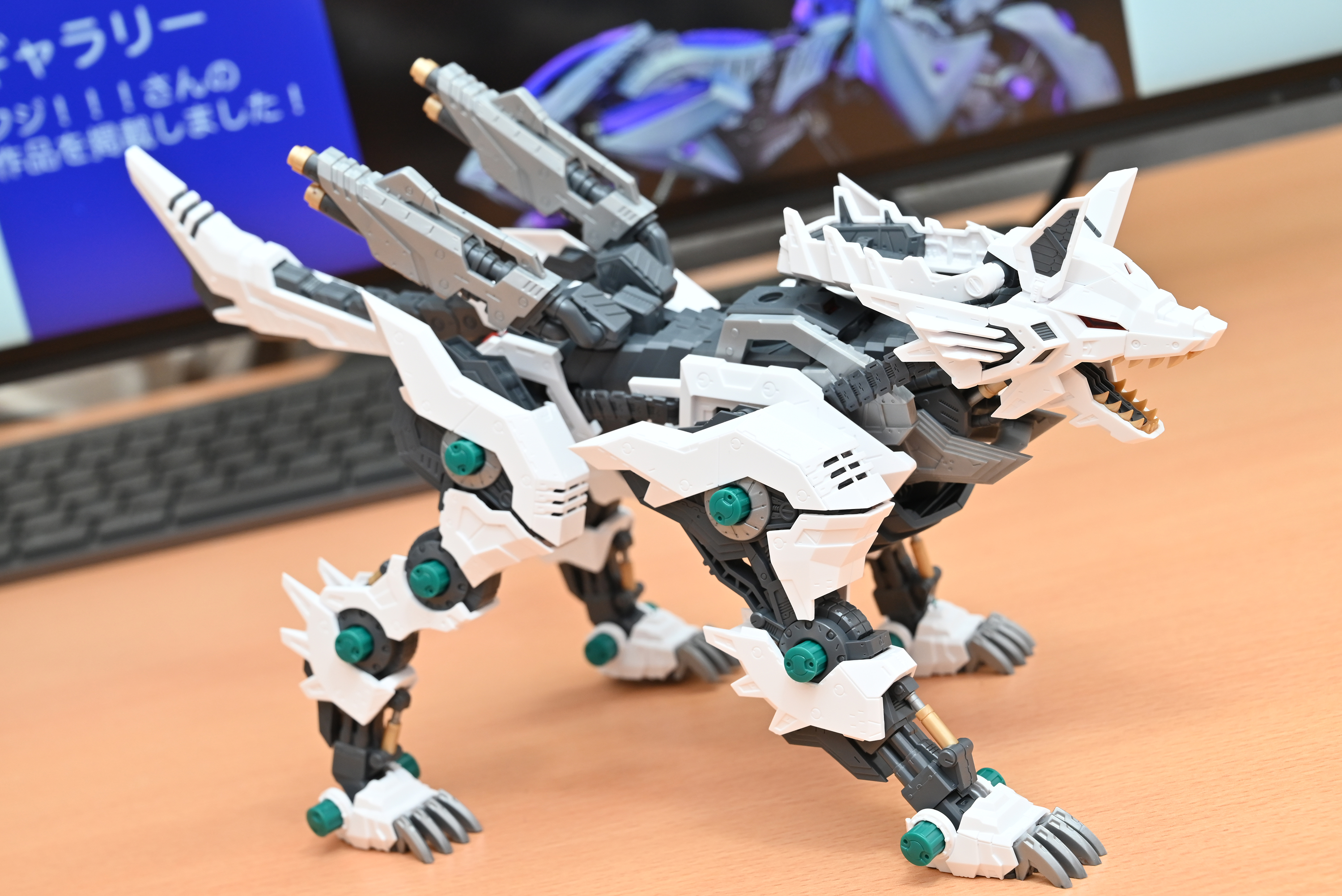 コトブキヤ ゾイド HMM ケーニッヒウルフ 完成品 全塗装 HMMゾイド最新作「ケーニッヒウルフ」塗装完成見本紹介